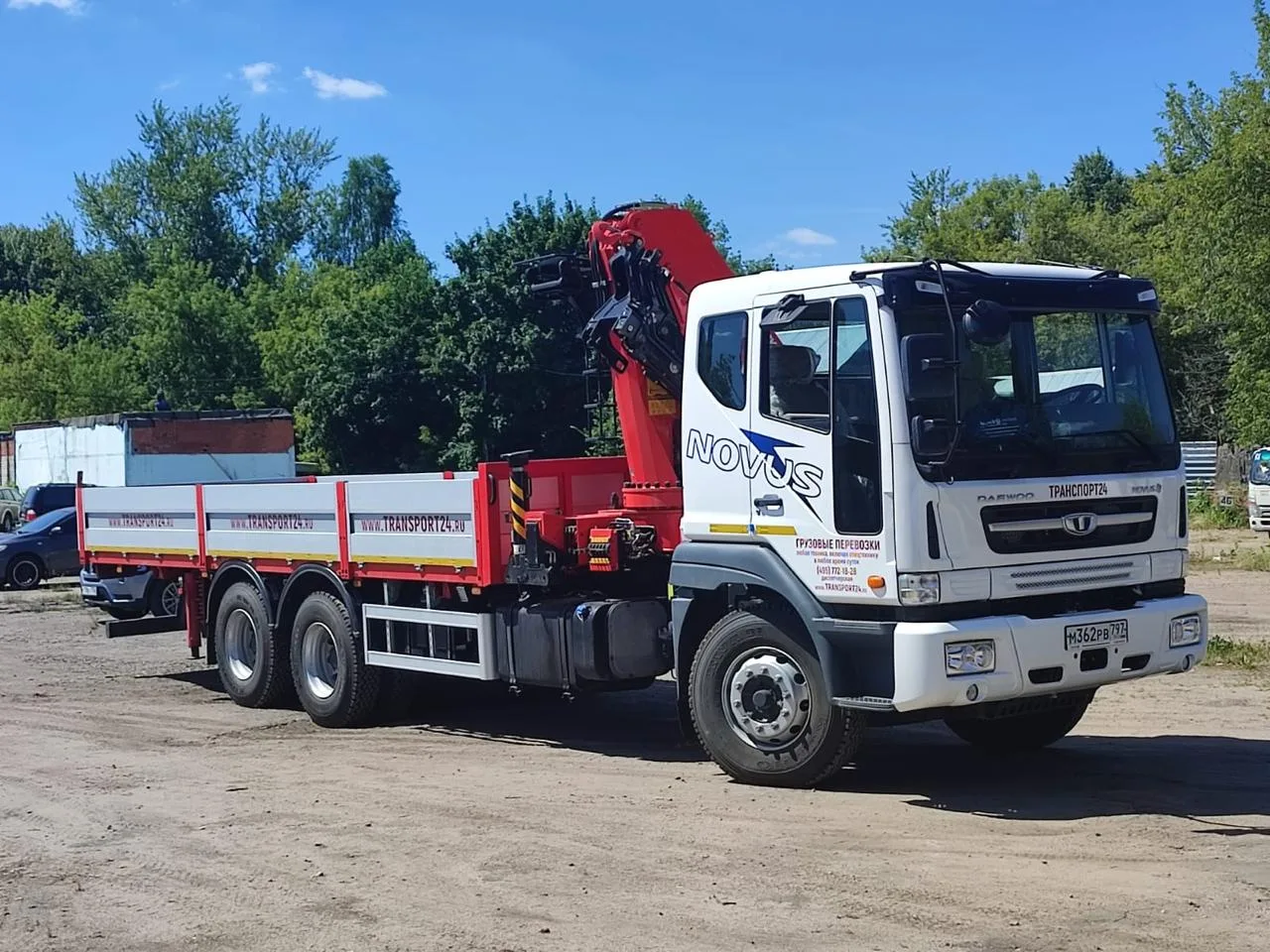 Манипулятор Daewoo Novus из автопарка Транспорт24